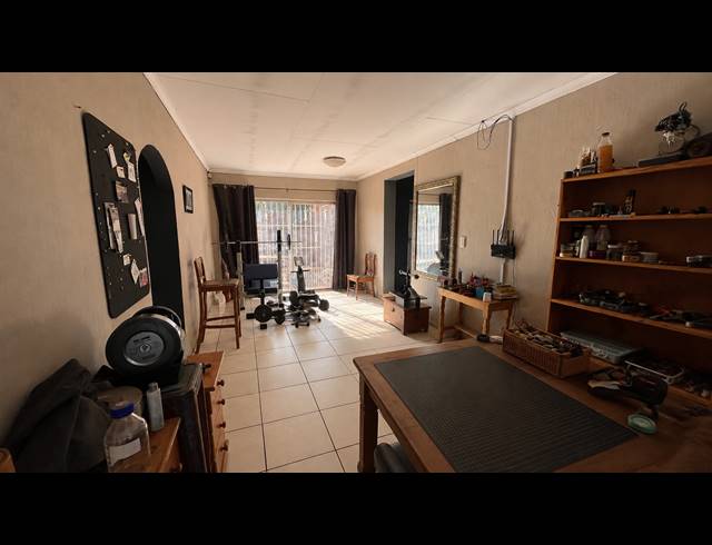 4 BEDROOM HOUSE FOR SALE IN BRACKENHURST